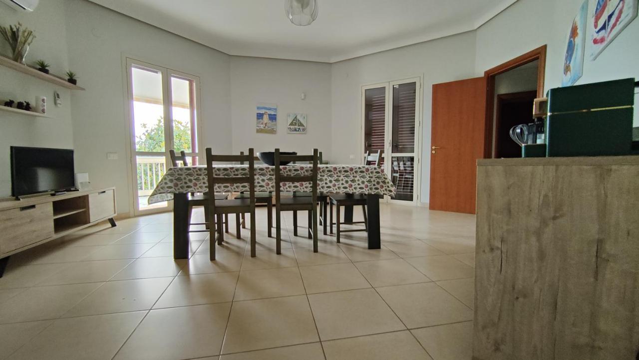 Appartamenti In Villa Polimnia Fontane Bianche Exterior foto